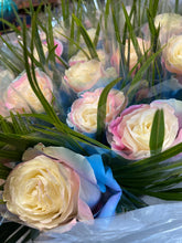 Charger l&#39;image dans la galerie, Pré-vente Bouquet de 1 rose &#39;&#39;arc-en-ciel ou bubblegum&#39;&#39;